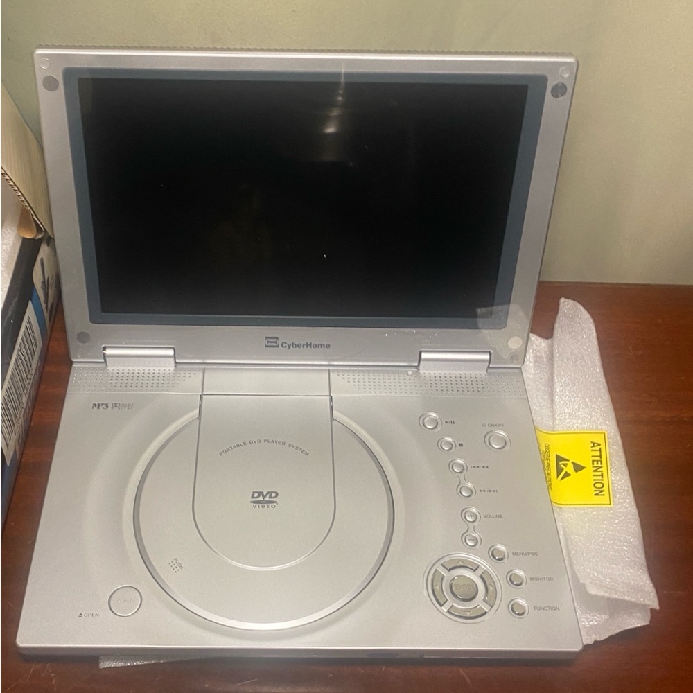 Cyberhome Portable DVD Player CH-LVD1010A All Complete MP3s 10’LCD screen New - Picture 3 of 15